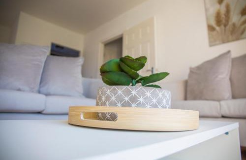 Frampton on Severn Apartment | Superb Apartment in Stratford upon Avon with Free Parking & Wi-Fi