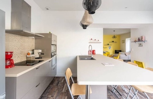 Lons-le-Saunier Apartment | Superb apartment with free parking