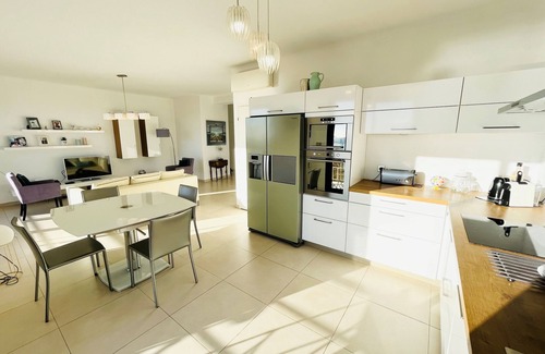 Sanary-sur-Mer Apartment | Superb apartment Grand sea view Full center