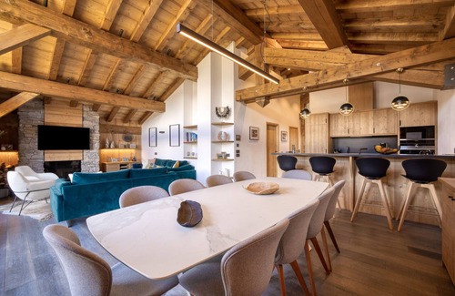 Le Praz Apartment | Superb apartment*, triple exposure, top floor, Courchevel Le Praz