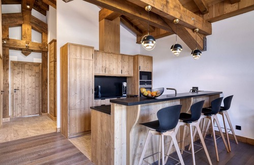 Le Praz Apartment | Superb apartment*, triple exposure, top floor, Courchevel Le Praz