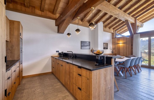 Le Praz Apartment | Superb apartment*, triple exposure, top floor, Courchevel Le Praz