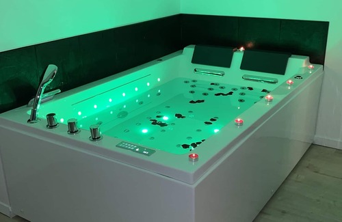 Niedermodern Apartment | Superb apartment with spa bath