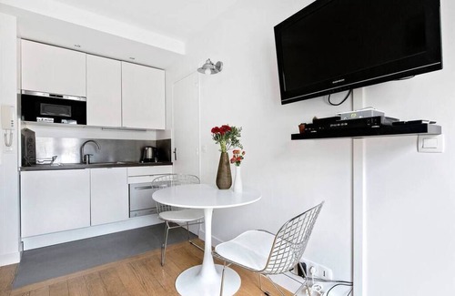 Quartier du Mail Apartment | Superb apartment with balcony in the heart of Montorgueil
