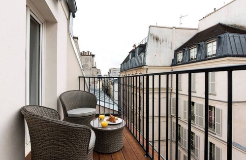 Quartier du Mail Apartment | Superb apartment with balcony in the heart of Montorgueil
