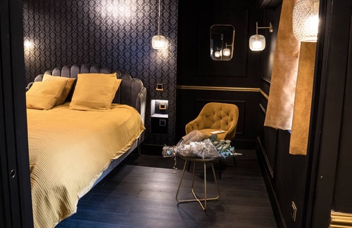 Villefranche-sur-Saone Apartment | SUPERB BAROQUE APARTMENT WITH JACUZZI IN THE CITY CENTER