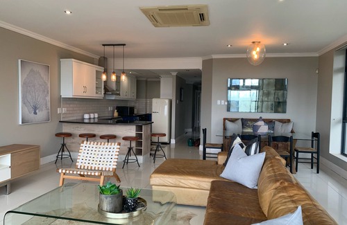 Durban Point Apartment | Superb beachside 3-bedroom apartment with WiFi in Durban