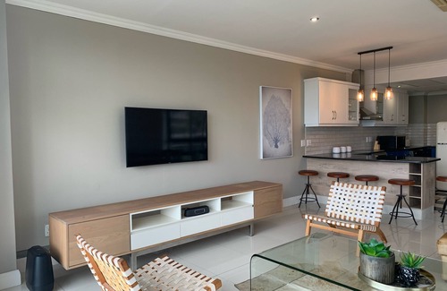 Durban Point Apartment | Superb beachside 3-bedroom apartment with WiFi in Durban