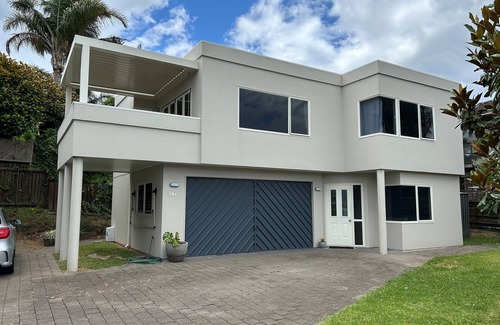 Tauranga House | Superb bolt hole located in the heart of Matua