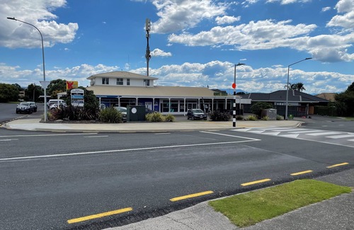 Tauranga House | Superb bolt hole located in the heart of Matua