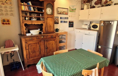 Est Apartment | Superb, bright, walk-through apartment 10m from town centre-Free parking-4