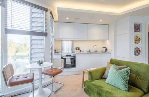 Cambridge Apartment | Superb Central Apt - River Views & Parking!