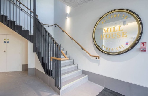 Cambridge Apartment | Superb Central Apt - River Views & Parking!