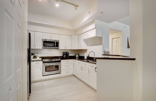Lantana Condo | Superb condo located in a resort style complex