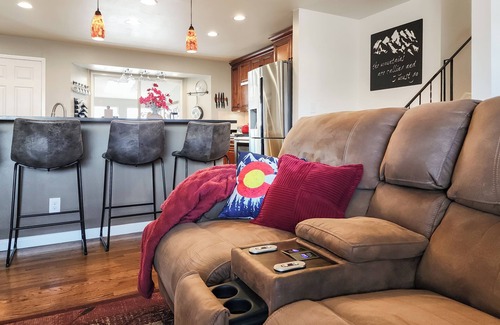 Vista Ridge House | Superb Entertainment Retreat: Colorado Crossroads!
