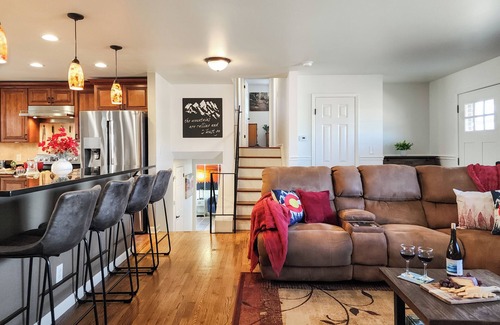 Vista Ridge House | Superb Entertainment Retreat: Colorado Crossroads!