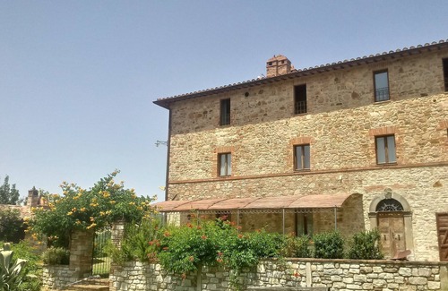 Monte Castello di Vibio House | Superb Farmhouse with Swimming Pool in the Green Heart of Italy