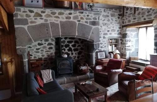 Peyrusse House | Superb Gites in Peyrusse Cantal with an old stone Cantou