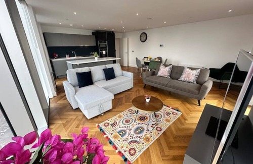 Castlefield Apartment | Superb High End MCR Apt Sleeps 6