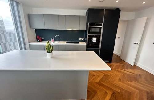 Castlefield Apartment | Superb High End MCR Apt Sleeps 6