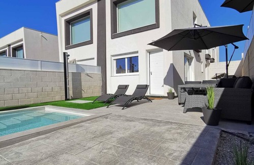 Gran Alacant Villa | Superb house * 6p with private pool & Garden & Parking *