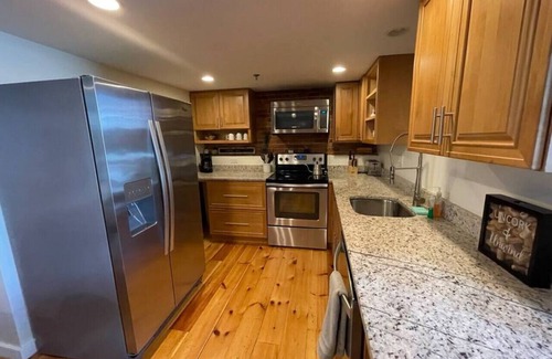 Old Port Apartment | Superb Location! Heart of Old Port/Spacious Condo