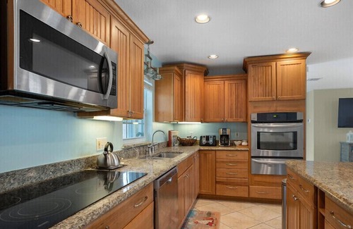 Fort Pierce House | Superb Location, Heated Pool- Only 2.5 blocks walk to Beach