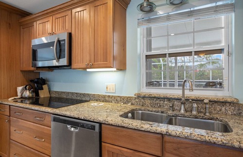 Fort Pierce House | Superb Location, Heated Pool- Only 2.5 blocks walk to Beach