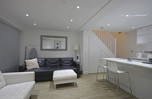 Adamsdown House | Superb modern house in Cardiff!