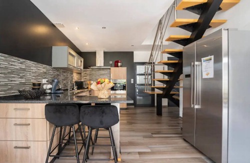 Montans Villa | Superb new villa with 6-seater spa