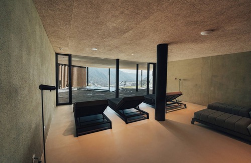Valle di Casies Apartment | Superb Penthouse with View of the Dolomites and Sauna and pool