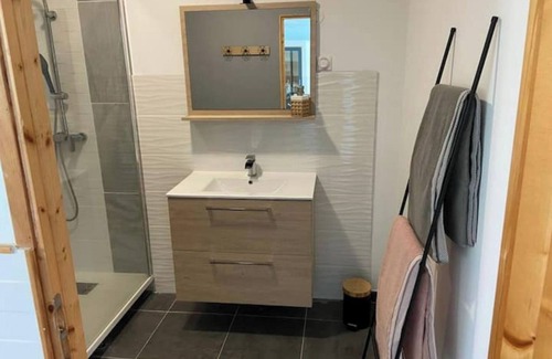 Lannoy Apartment | Superb private studio in a quiet area with private pool/spa