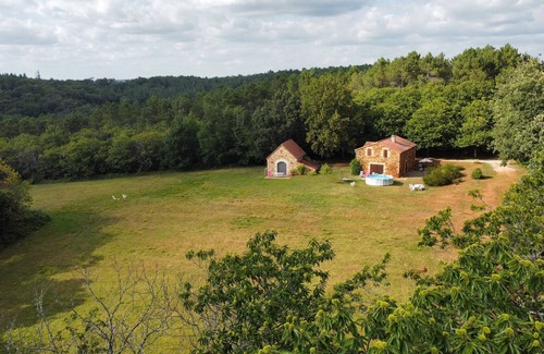Frayssinet-le-Gelat Villa | Superb restored barn, isolated in the heart of a clearing with swimming pool