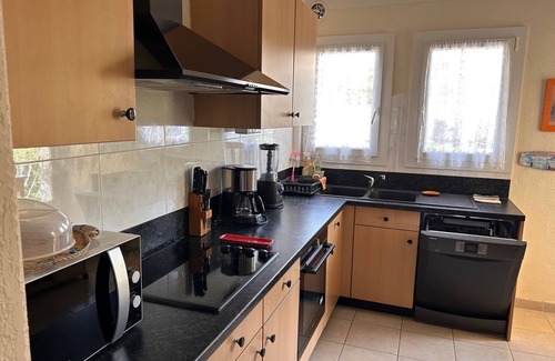 Six-Fours-les-Plages Apartment | Superb sea view over SANARY bay, spacious, quiet, terrace, air-conditioned, EVERYTHING ON FOOT