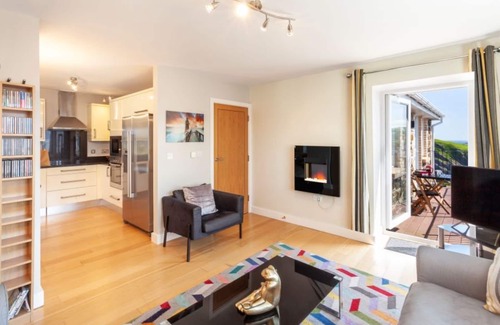 Hele Apartment | Superb sea front apartment with great sea views