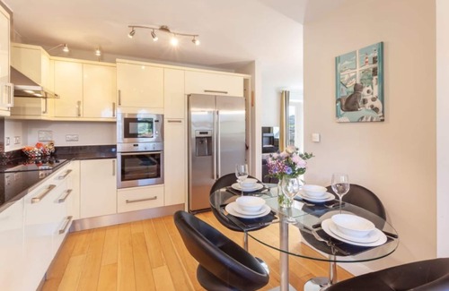 Hele Apartment | Superb sea front apartment with great sea views