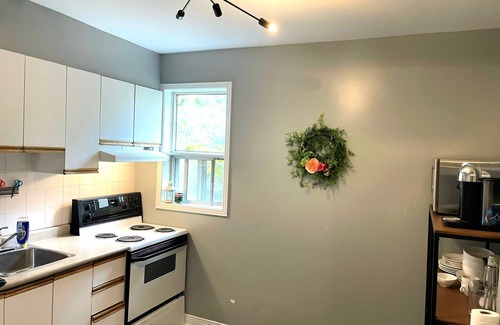 Trefann Court Apartment | Superb Spacious Loft in Old Toronto close to Distillery District