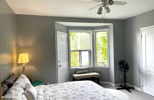 Corktown Apartment | Superb Spacious Loft Old Toronto near Distillery District