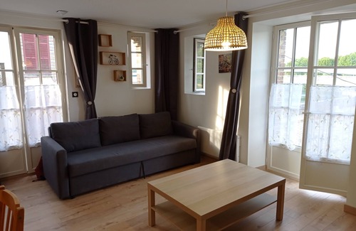 Pont-sur-Yonne Apartment | Superb studio in town center