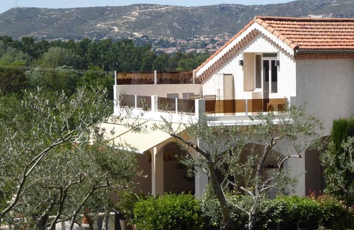 Velaux House | Superb T3 "L'Oliveraie" with terrace - Private pool - In the heart of the pine forest