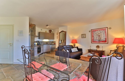 Villecroze House | Superb T3 with view in Provence - comfort - "House of the Arcades" 3 Rooms - N + 1