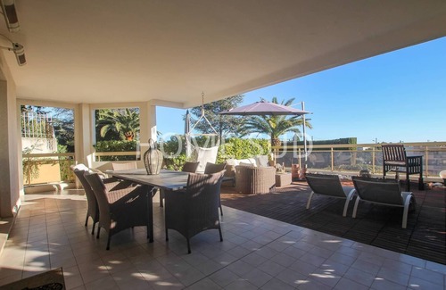 La Croix des Gardes Apartment | Superb terrace with sea view for your holidays in Cannes!