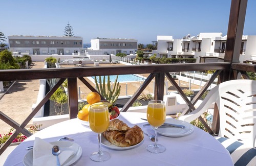 Playa Blanca House | Superb, very comfortable renovated house with sea view next to the ocean and swimming pool