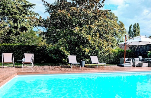 Barbizon Villa | Superb Villa in Barbizon , Superb Villa with Private Pool and tennis