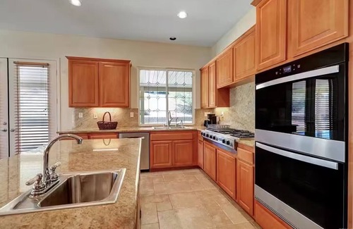 Fallbrook House | Superb Villa near California Golf Club-Monserate Winery-Pala Mesa Golf-360 Views