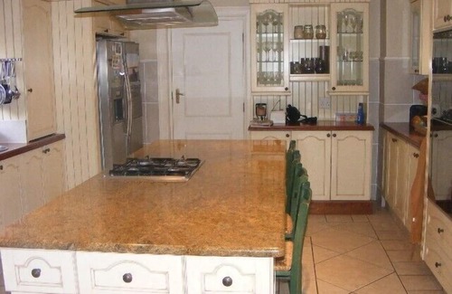 Hermanus Villa | Superb villa with private heated pool, 27-hole golf course nearby.