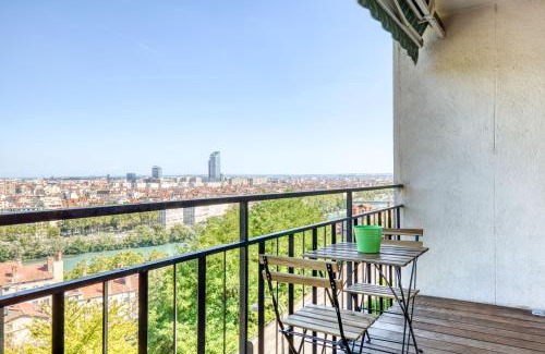 Boucle - Gros Caillou Apartment | Superbe Appart 3ch Terrasse Vue sur Lyon et garage