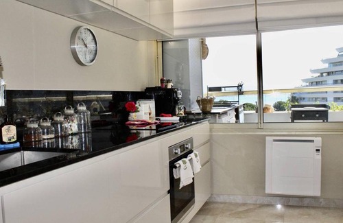 Villeneuve Loubet Beach Apartment | Superbe appartement climatisé avec terrasse et jardin à Villeneuve Loubet Plage - FR-1-252A-106