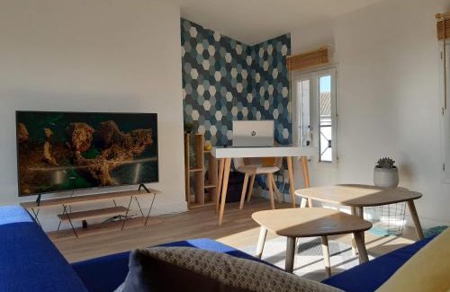 La Roche-Chalais Apartment | Superbe appartement rénové 4 personnes Le Zen Scandi au centre ville - Draps - Serviettes Parking -