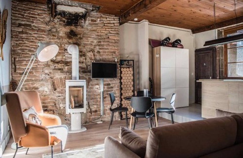 Secteur 2 Apartment | Superbe Appartement. Ambiance Chalet sur les Quais